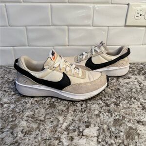 Women’s Nike Waffle (size 7.5)